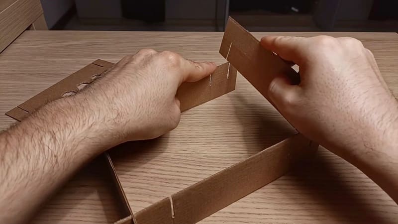Assembling the test tube holder