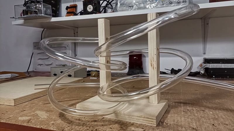 Spirale de tube DIY pour fourmis